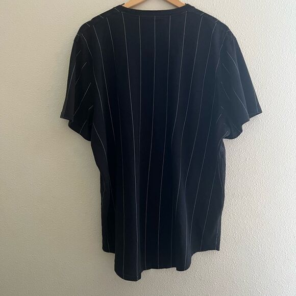 COPY - Hollister curved hem tee black size mens XXL - Picture 4 of 5